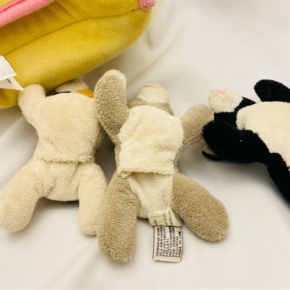 Unipak Plush Cat House 3 Finger Puppet Cats in Play Kitten House Carrying Case - Picture 11 of 14